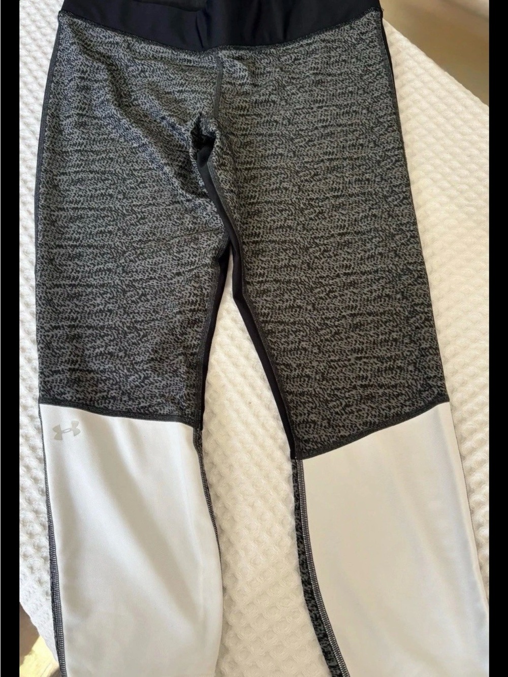 Under Armour Black Heather and White Colorblock Leggings, Yoga,Gym, Workout,Wknd